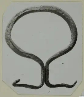 Bronze loop with two hooked ends, find from Marion
