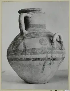 Painted pottery hydria from the Marion tombs 1–30 series, with two handles and concentric circle motifs on the body