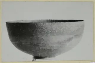 Pottery Black-on-Red II-IV bowl, side view