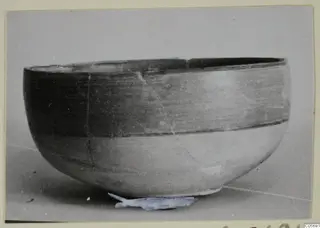 Pottery Bichrome IV bowl from Amathus, shown in side view