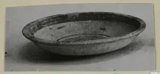Pottery Bichrome IV bowl from Amathus tombs 1–9, seen at an angle from above