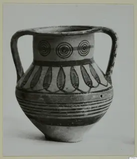 Pottery Bichrome IV amphora-crater from Idalion, with concentric circles and pendent petals in dark paint