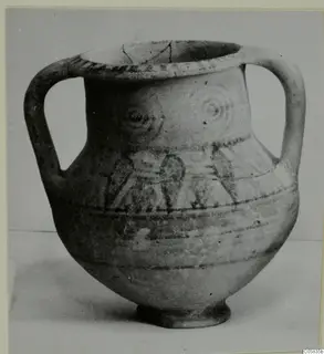 Pottery Bichrome V two-handled jar with painted bands and concentric circles on the shoulder