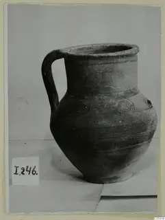 Pottery vessel with a single handle and concentric circle motifs on the shoulder, from Idalion.
