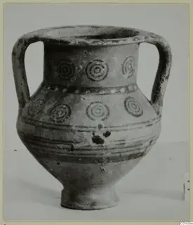 Two-handled pottery jar decorated with concentric circles and horizontal bands, from Idalion