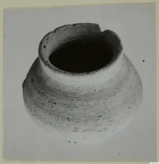 Pottery Bichrome V, a small pot with a wide rounded body and open mouth, seen from above.