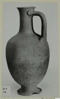 Pottery Plain White VII jug from Vouni, the Korakas tombs, with a single strap handle