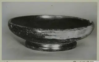 Cypro-Hell.I bowl from Kition, shown in side view on a grey backdrop