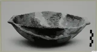 Red Polished I bowl from Vounous, side view with a scale bar beside it