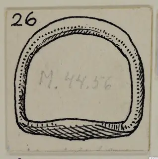Field drawing of a silver ring-shaped object from Marion, with a number in the top left corner