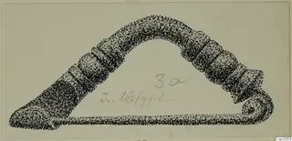 Field drawing of a bronze personal adornment: a curved bar with ribbed sections and a coiled end, stray find.