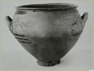 Amphora-crater of Levanto-Helladic Ware from Enkomi, with two handles and dark painted bands
