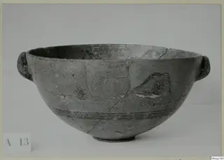 Pottery bowl with two horizontal handles, decorated with concentric circles and horizontal bands, from Amathus
