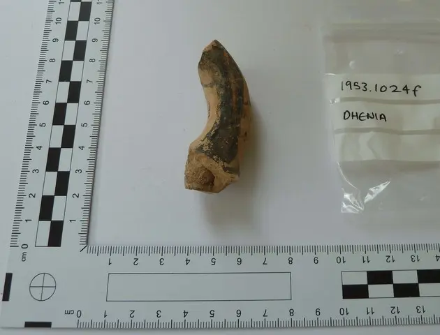 Handle of White Painted jug, Middle Bronze Age I Cypriot