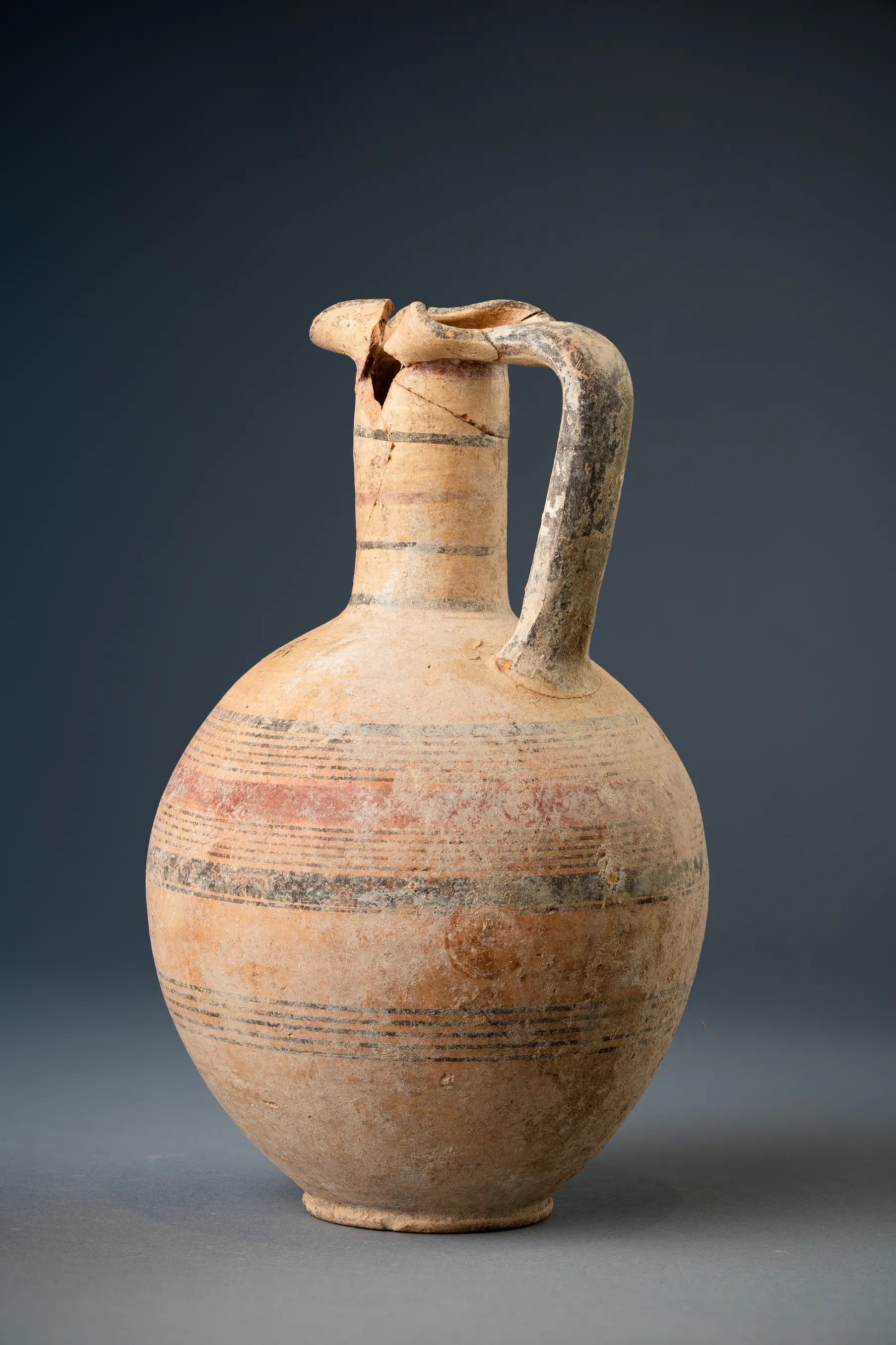 Bichrome Oinochoe, Geometric Cypriot jug