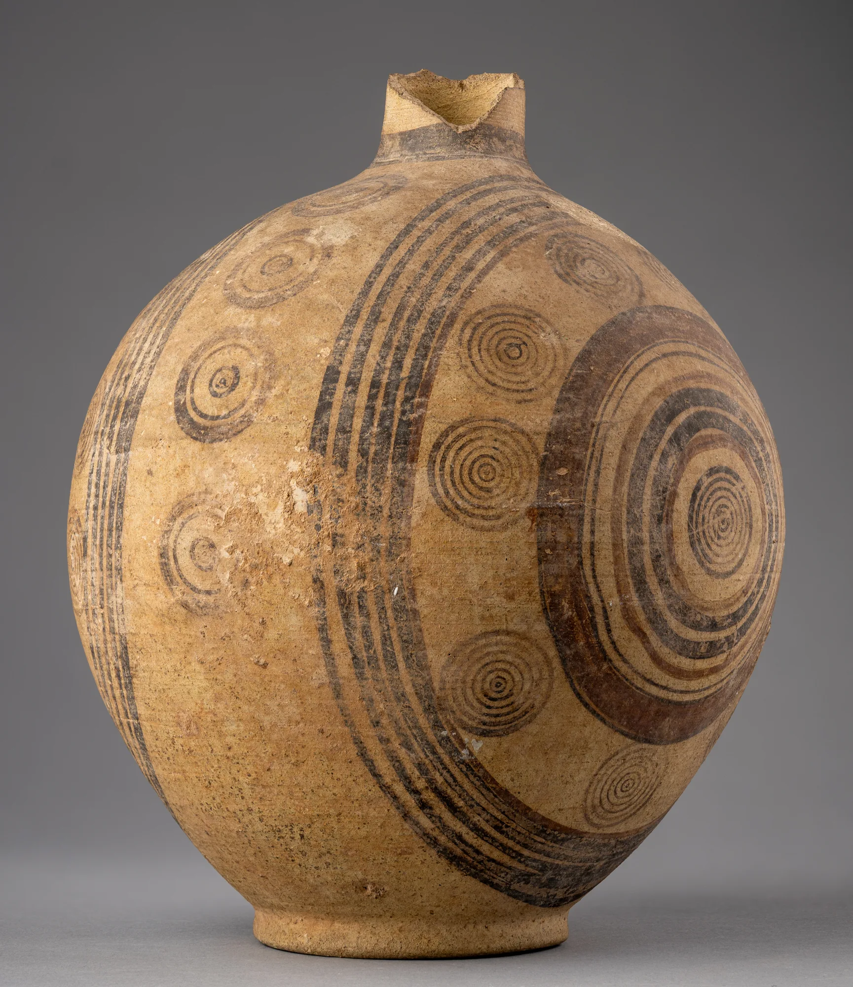 Bichrome IV Jug with Vertical Circle Systems, Archaic I Cypriot