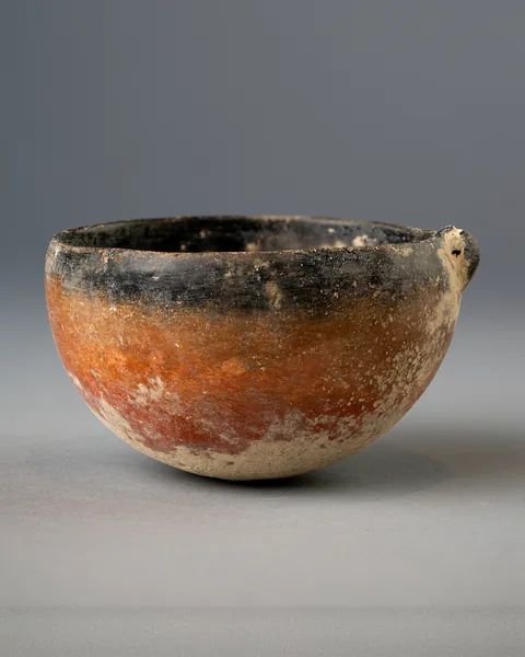 Black-topped Red Polished Bowl with Pierced Knob Lug