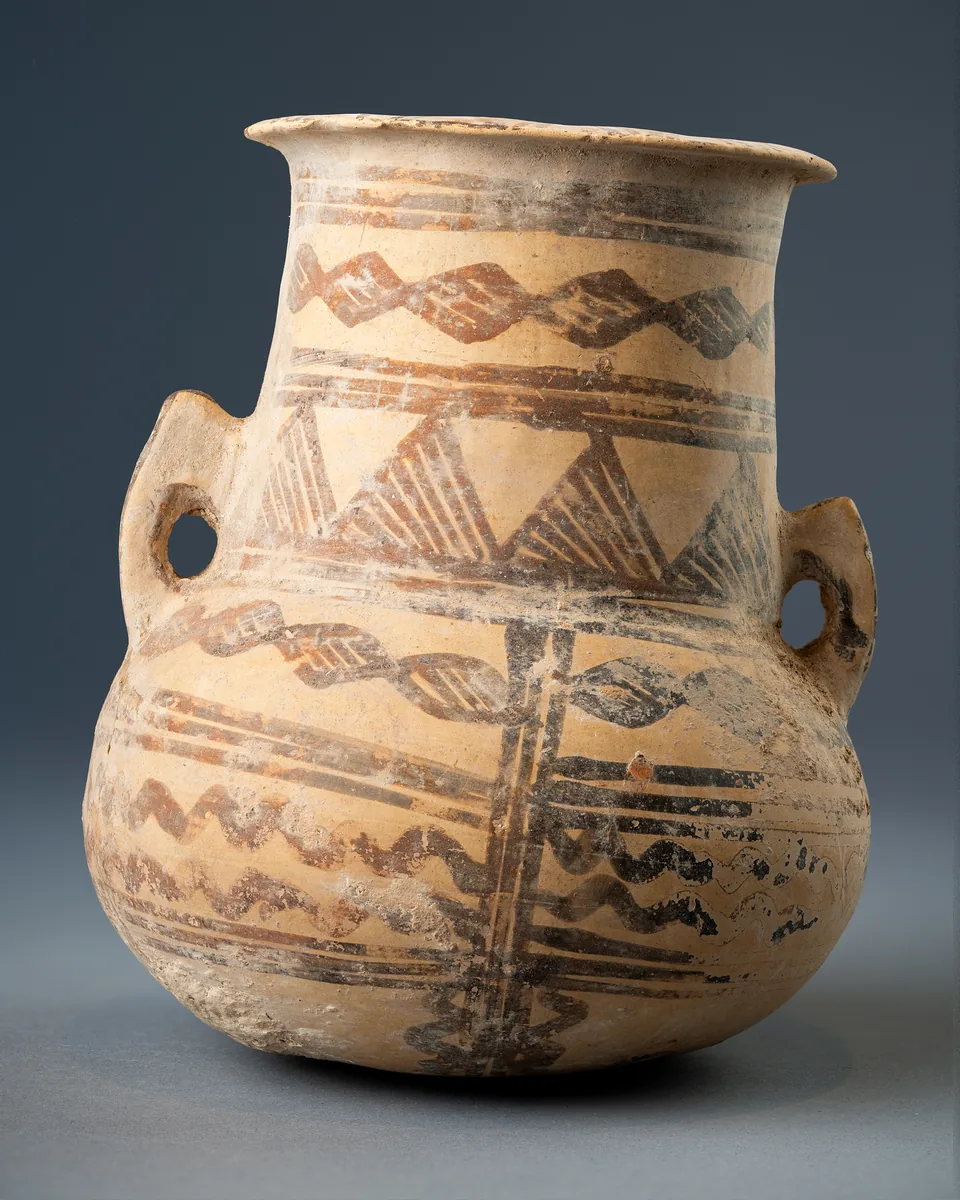 White Painted III-IV Amphora with Lozenge Chains and Hatched Triangles
