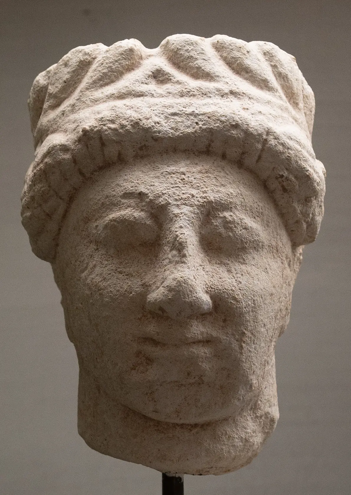 Limestone head, Archaic I Cypriot statue