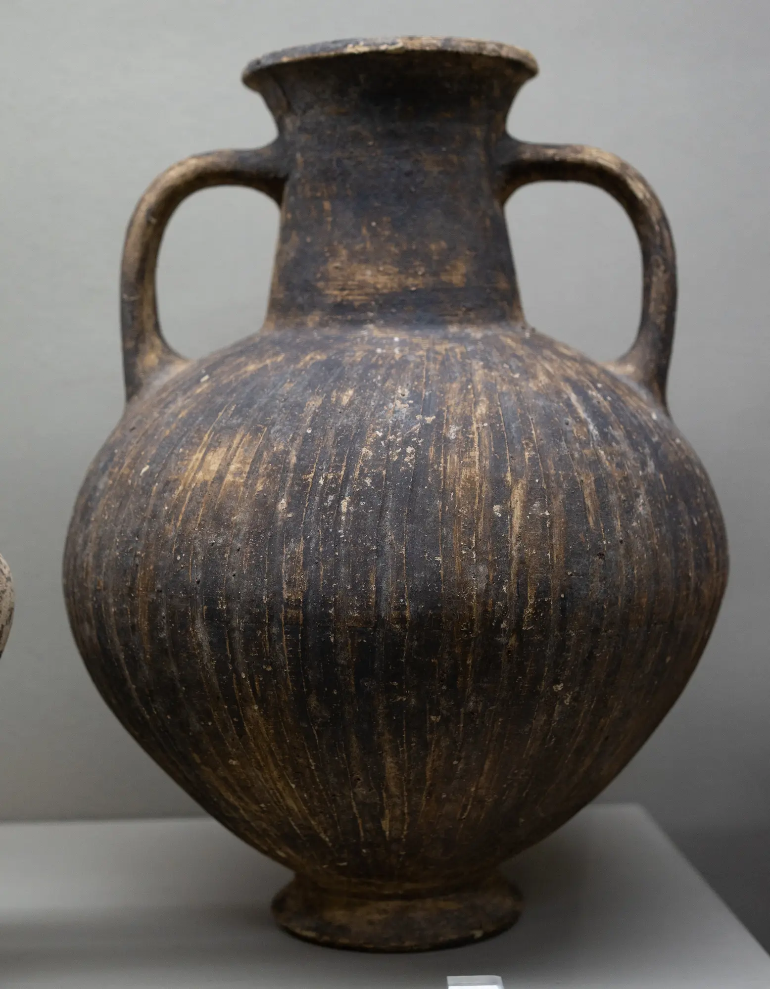 bucchero fluted jar, Geometric Cypriot