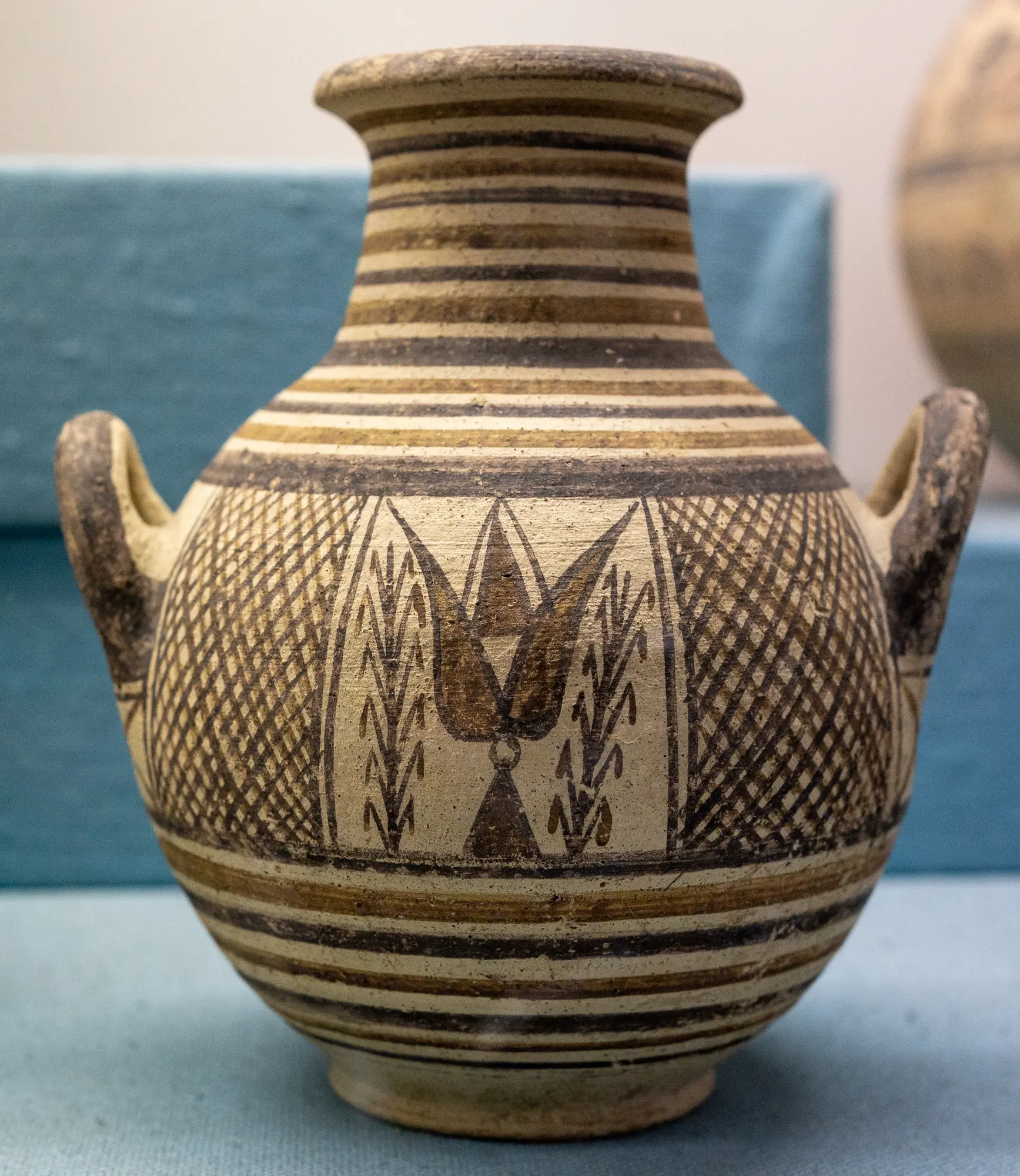 Bichrome Jar, Archaic I Cypriot