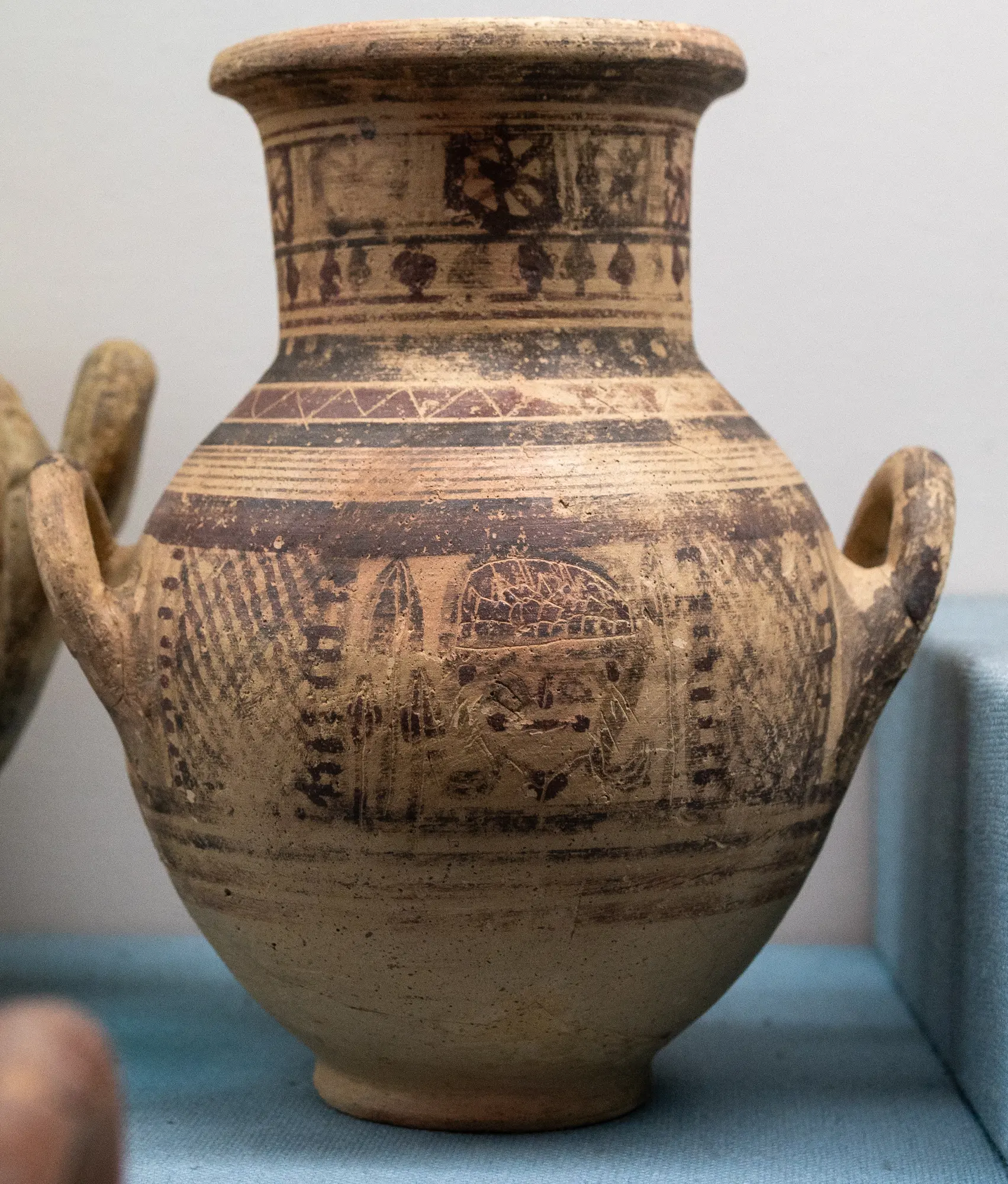 Bichrome Jar, Archaic I Cypriot
