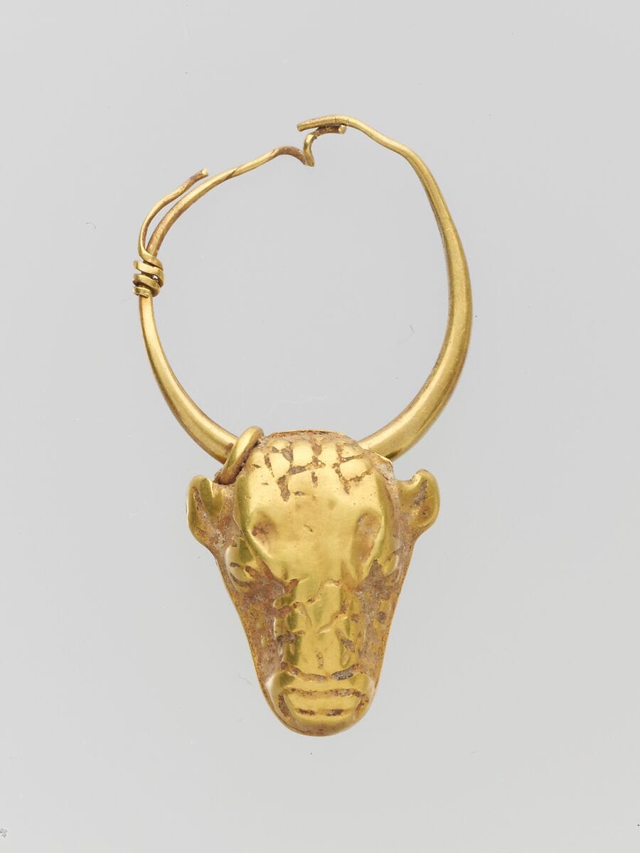 Gold pendant in the form of a bull's head, Late Bronze Age II Cypriot jewelry