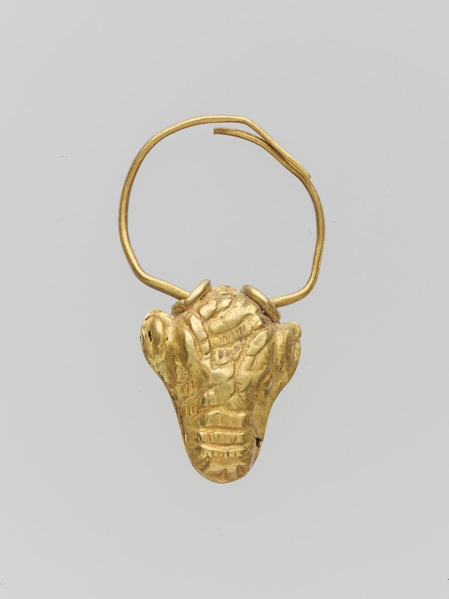 Gold pendant in the form of a bull's head, Late Bronze Age III Cypriot jewelry