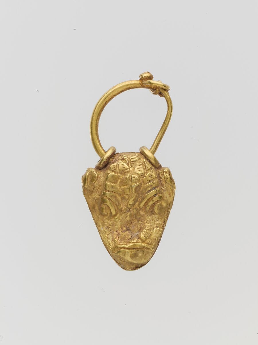 Gold pendant in the form of a bull's head, Late Bronze Age III Cypriot jewelry
