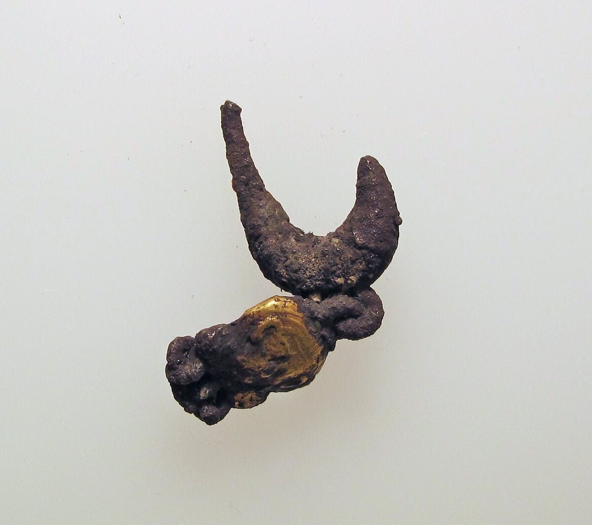 Pendant in the form of Hathor's head, Bronze Age Cypriot jewelry