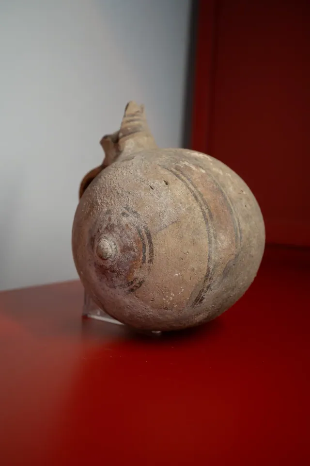 Bichrome Barrel Jug with Circled End-Knobs