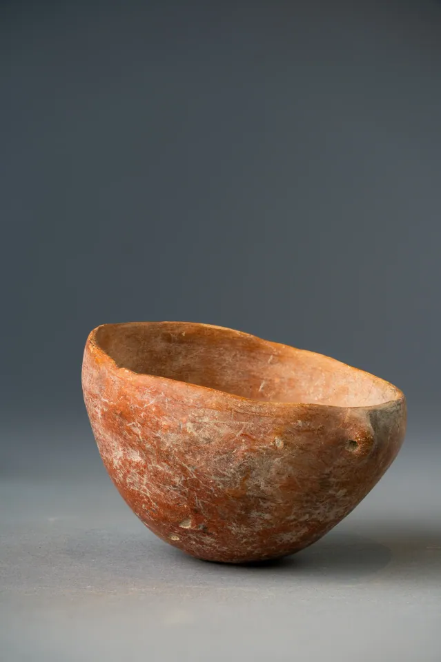Red Polished Bowl with Pierced Knob Lug